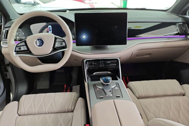 Used BYD Tang New Energy 2025 Intelligent Driving Version DM-i 115KM Flagship Edition Center Console