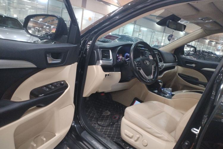 Used Toyota Highlander 2018 2.0T Four-Wheel Drive Luxury Edition 7 Seats China V Emission Standard