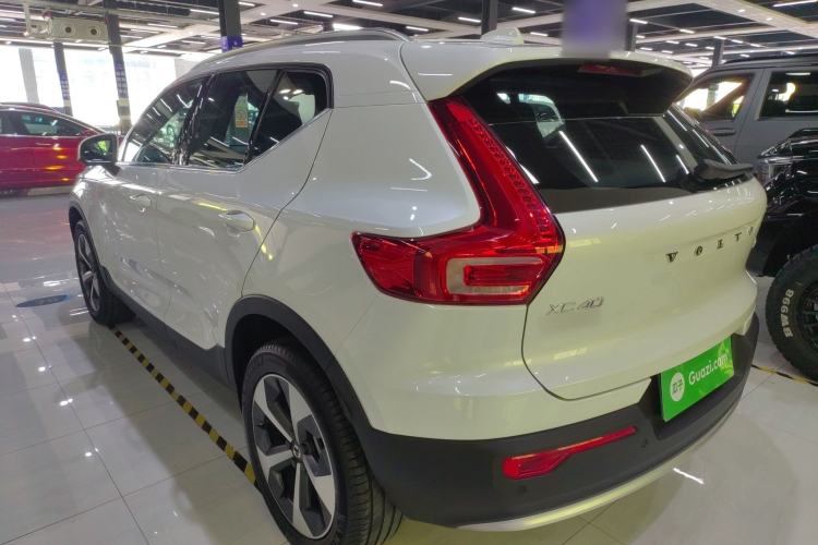 Used Volvo XC40 2024 B4 4x4 Smart Luxury Edition
