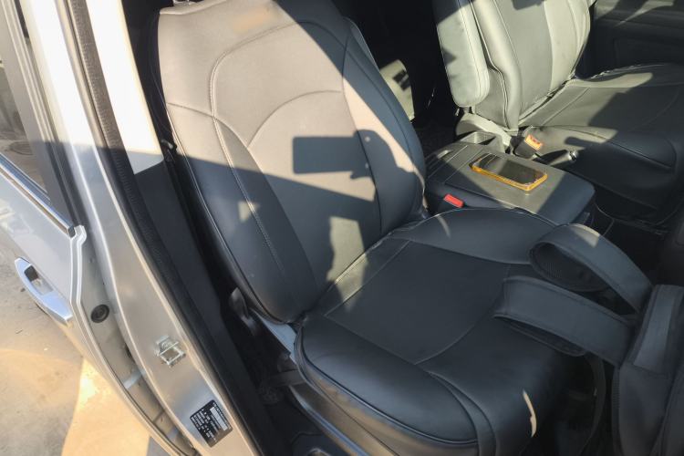 Used SAIC MAXUS G10 2016 2.0T Automatic Elite Edition
