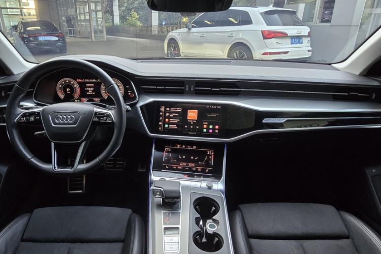 Used Audi A6 2022 allroad quattro 55 TFSI Snow Sports Edition Audio And AC Panel