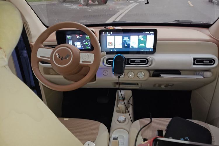 Used Wuling Hongguang MINIEV 2024 3rd Generation 215km Advanced Version
