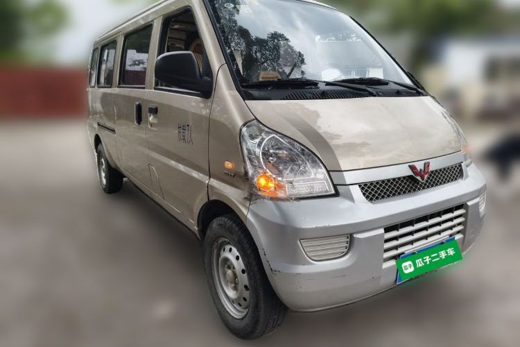 Used Wuling Rongguang 2019 1.5L Extended Basic Version Front Right 45 Deg