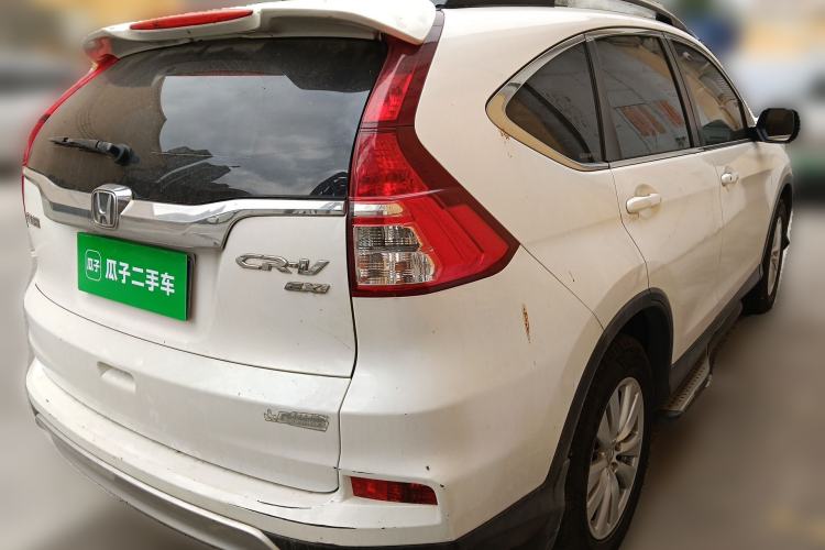 Used Honda CR-V 2015 2.0L two-wheel drive Fashion Edition Rear Right 45 Deg