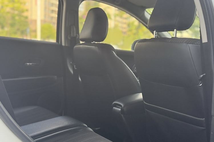 Used Honda Vezel 2016 1.8L CVT Front-Wheel Drive Pioneer Edition