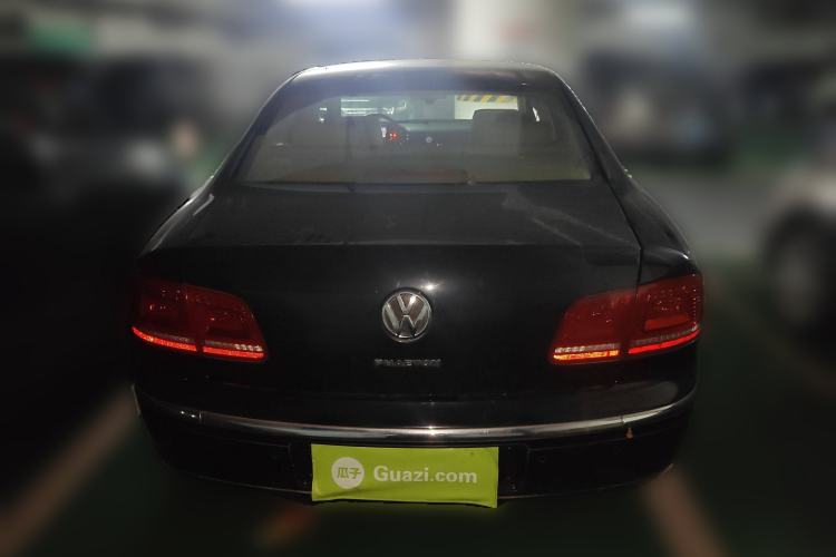 Used Volkswagen Phaeton 2011 3.6L V6 5-Seater Extended Business Edition Rear