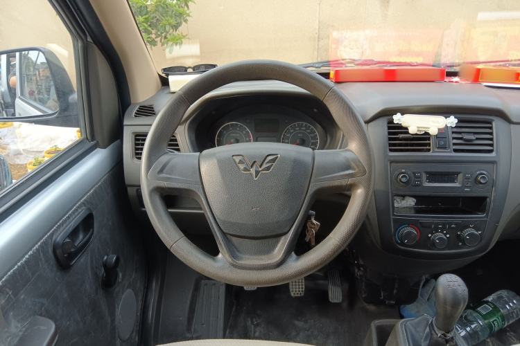 Used Wuling Rongguang S 2021 1.2L Base Model 5-Seater LSI
