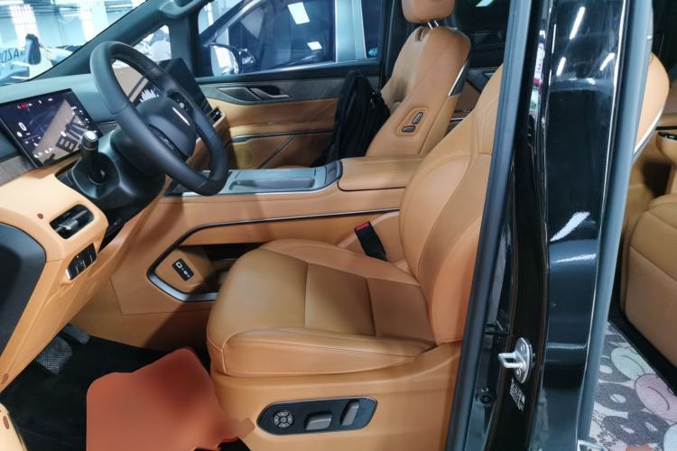 Used Wey Gaoshan 2025 Four-Wheel Drive Alpine 8 Left Front Seat