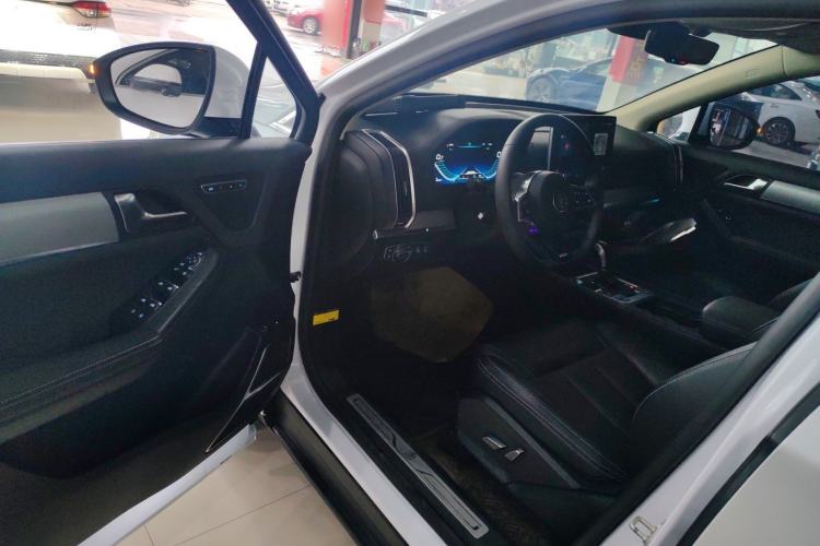 Used BYD Tang 2019 2.0T Automatic SmartConnect Luxury 7-Seater China VI Standard
