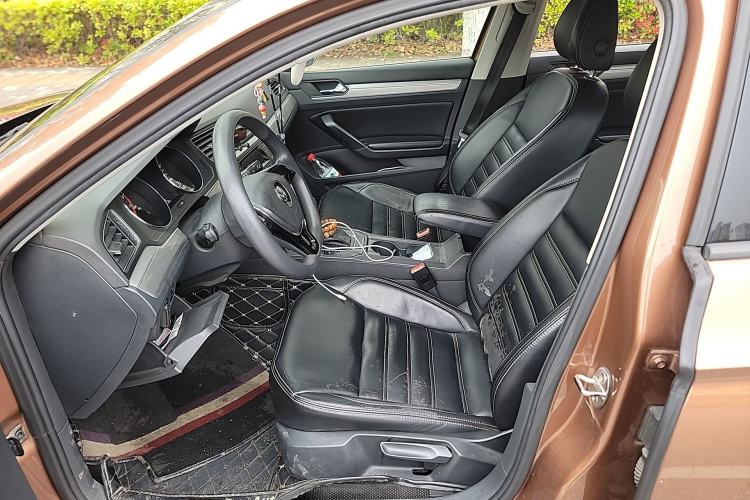 Used Volkswagen Lamando 2015 230TSI DSG Fashion Edition
