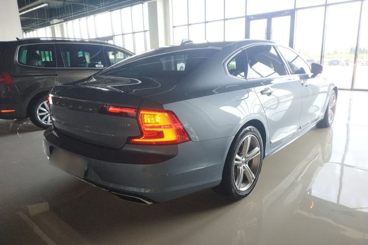 Used Volvo S90 2019 T4 Zhiyi Edition Rear Right 45 Deg