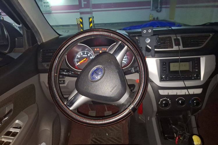 Used FAW Senya S80 2014 1.5L Manual 7-Seater Sporty Urban C-Grade Model
