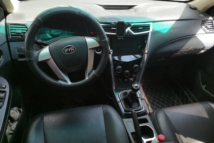 Used BYD F3 2020 1.5L Manual Luxury Edition Center Console