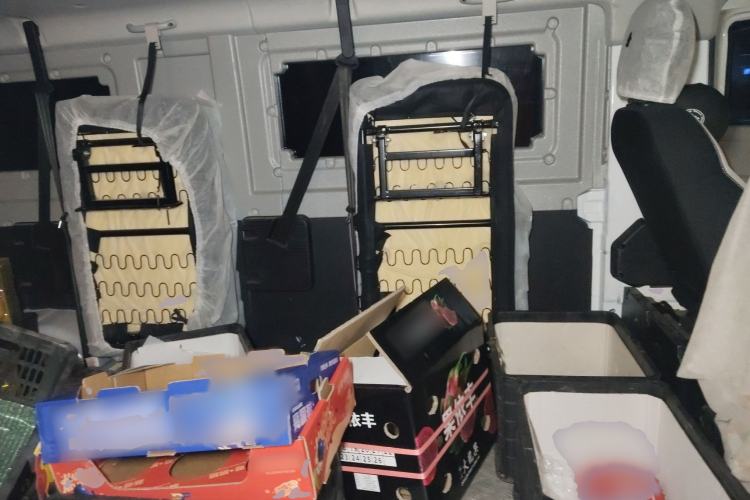 Used SRM New Energy E3L 2024 Standard 6-Seater Bus Interior 4