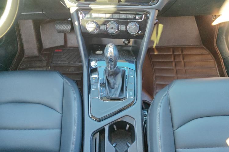 Used Volkswagen Tharu 2019 330TSI Four-Wheel Drive Luxury Edition China VI Standard