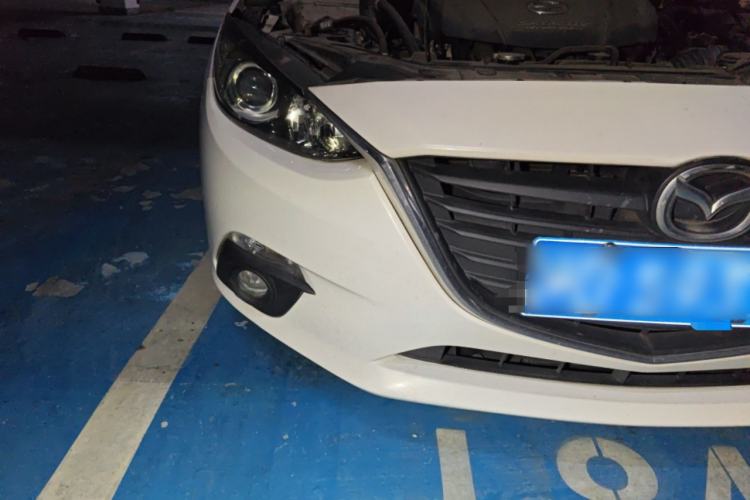 Used Mazda 3 Axela 2016 Hatchback 1.5L Automatic Luxury Model Right Front Headlight