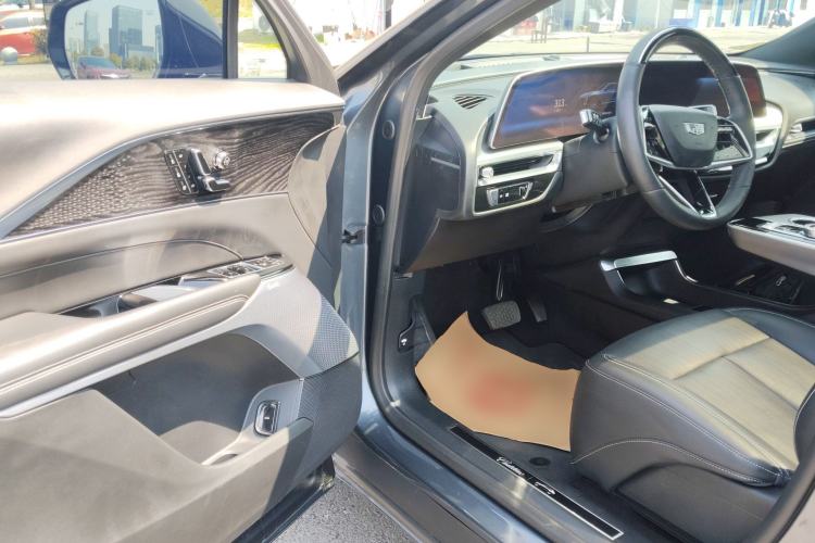 Used Cadillac LYRIQ 2022 Rear-Drive Long-Range Luxury Edition
