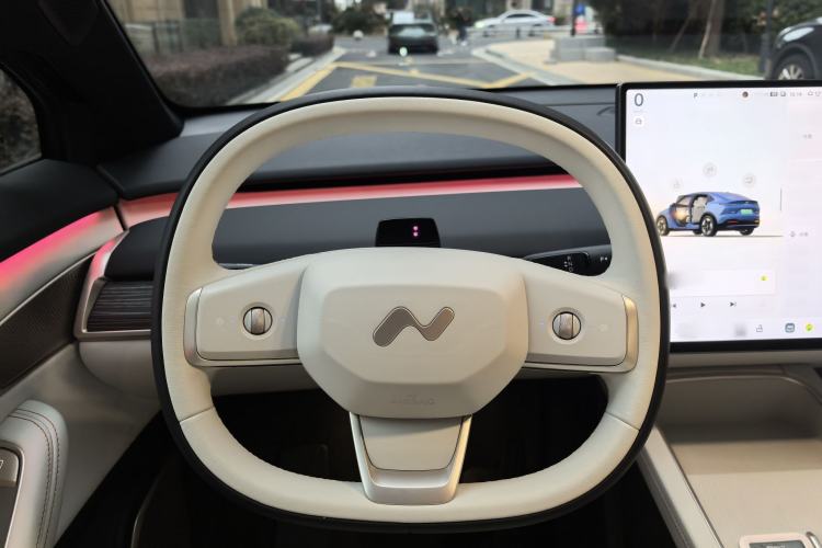 Used ONVO L60 2024 60 kWh Rear-Drive Version