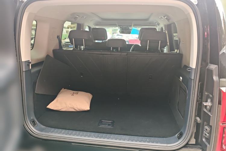 Used Formula Leopard 5 2023 Navigator Edition