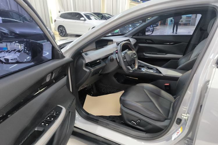 Used Changan UNI-V 2022 1.5T Prestige Version