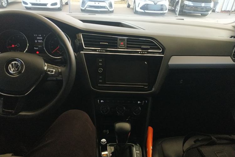 Used Volkswagen Tiguan L 2019 330TSI Automatic Two-Wheel Drive Smart Luxury Version China V Emission Standard