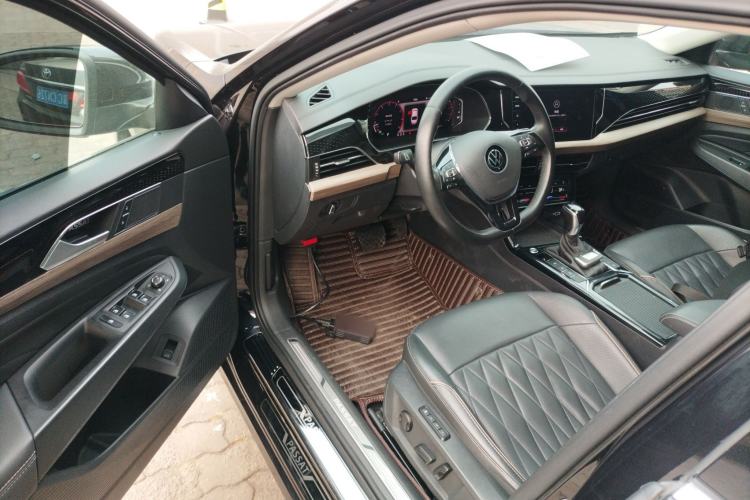 Used Volkswagen Passat 2020 Revised Version 330TSI Luxury Edition China VI Standard