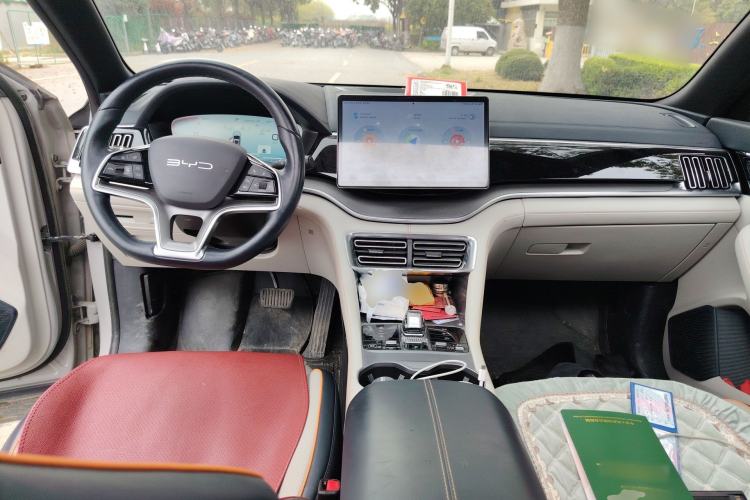 Used BYD Song PLUS New Energy 2023 Champion Edition DM-i 150KM Flagship PLUS Center Console