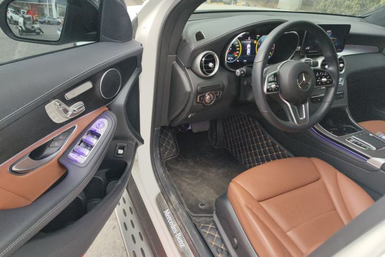 Used Mercedes-Benz GLC Coupe 2022 Refreshed GLC 300 4MATIC Coupe SUV Driver Seat