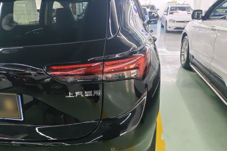 Used Buick Envision 2023 Encore S 552T Two-Wheel Drive Luxury Model
