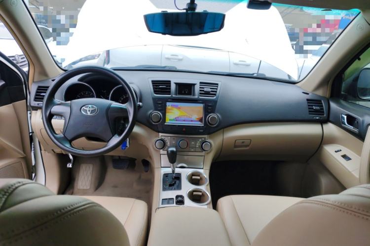 Used Toyota Highlander 2012 2.7L 2WD 5-Seater Elite Edition Center Console