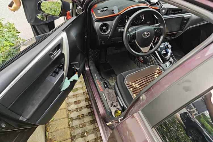 Used Toyota Levin 2017 Revised Dual-Engine 1.8H GS E-CVT Elite Sunroof Version China V Standard Driver Seat