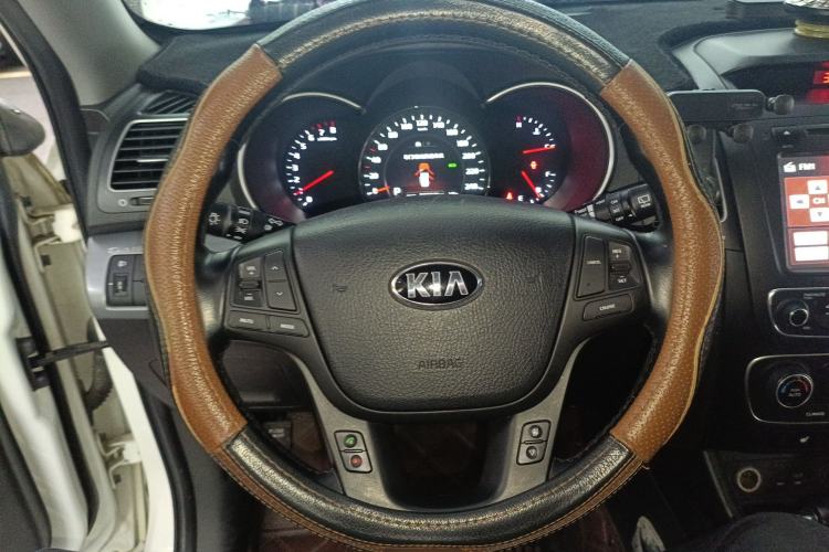 Used Kia Sorento 2013 2.4L 7-Seater Gasoline Luxury Version China IV Standard Steering Wheel