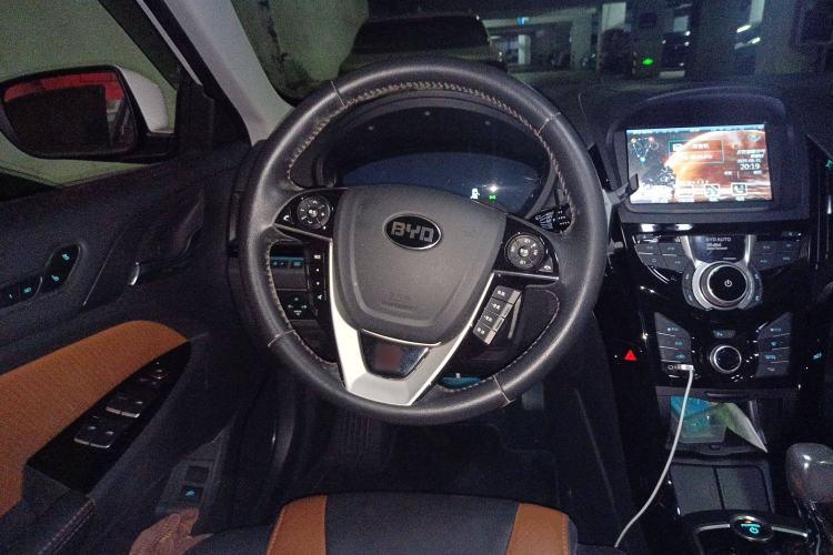 Used BYD Qin New Energy 2015 1.5T Dual-Crown Flagship Plus Edition