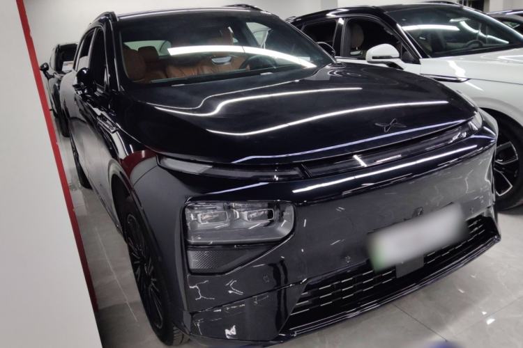 Used XPeng G9 2025 625 Long-Range Max Front Right 45 Deg