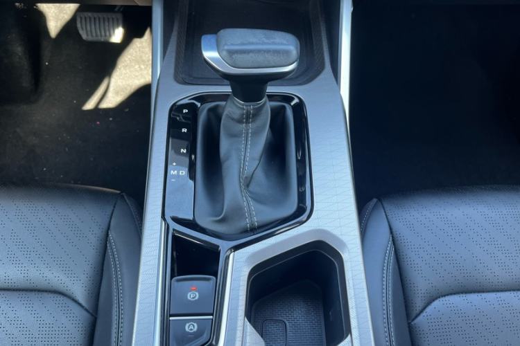 Used Geely Auto Emgrand 2023 4th Generation Champion Edition 1.5L CVT Prestige Model
