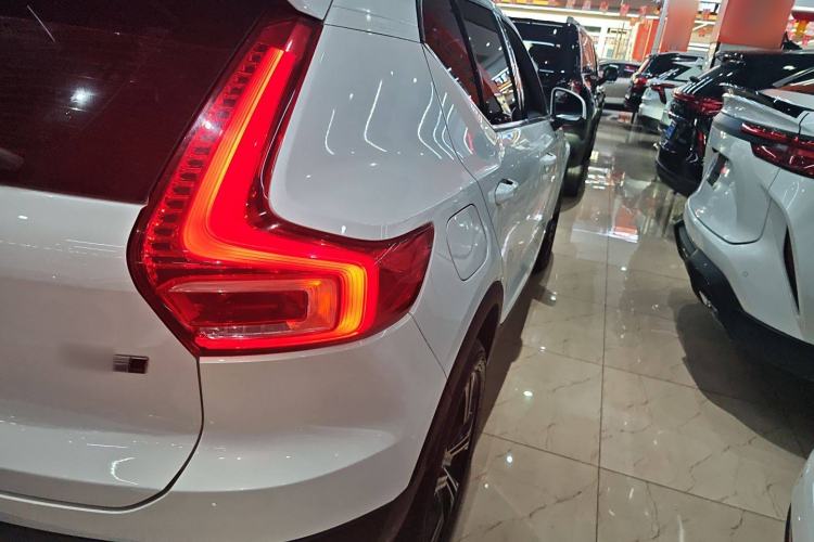 Used Volvo XC40 2020 T4 Four-Wheel Drive Smart Luxury Edition Exterior 6