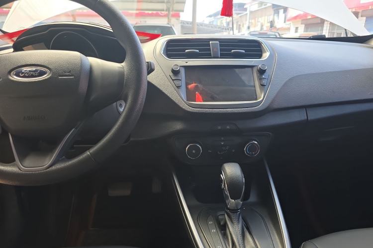 Used Ford Escort 2019 Revised 1.5L Automatic ZhiXiang Version (Tire Pressure Monitoring) China VI Standard Center Console