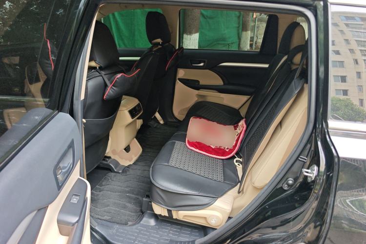 Used Toyota Highlander 2018 2.0T Two-Wheel Drive Elite Edition 7 Seats Emission Standard China V Left Rear Seat