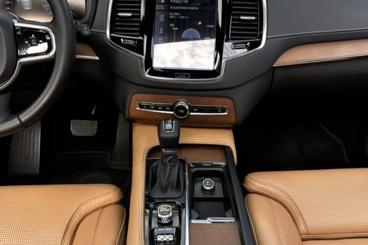 Used Volvo XC90 2015 T6 Prestige 7-Seater Interior 2