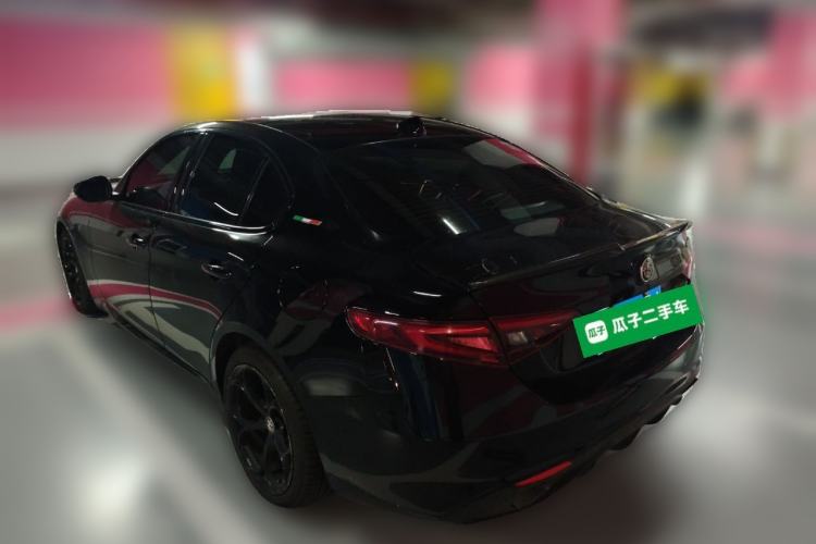 Used Alfa Romeo Giulia 2021 2.0T 280HP Luxury Edition Rear Left 45 Deg