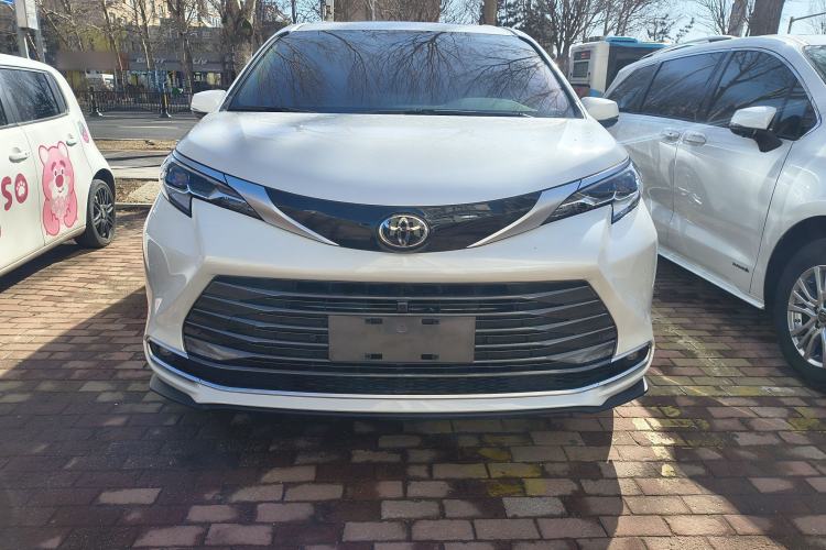 Used Toyota SIENNA 2024 2.5L Hybrid Four-Wheel Drive Prestige Edition Exterior 1