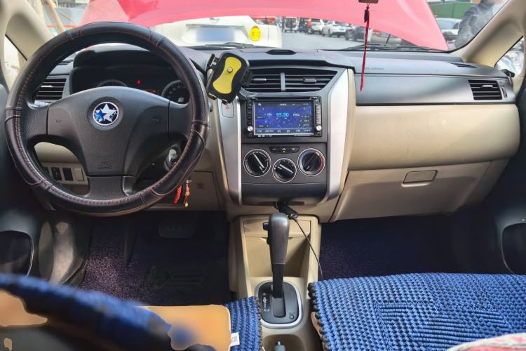 Used Venucia R50 2013 1.6L Automatic Fashion Edition