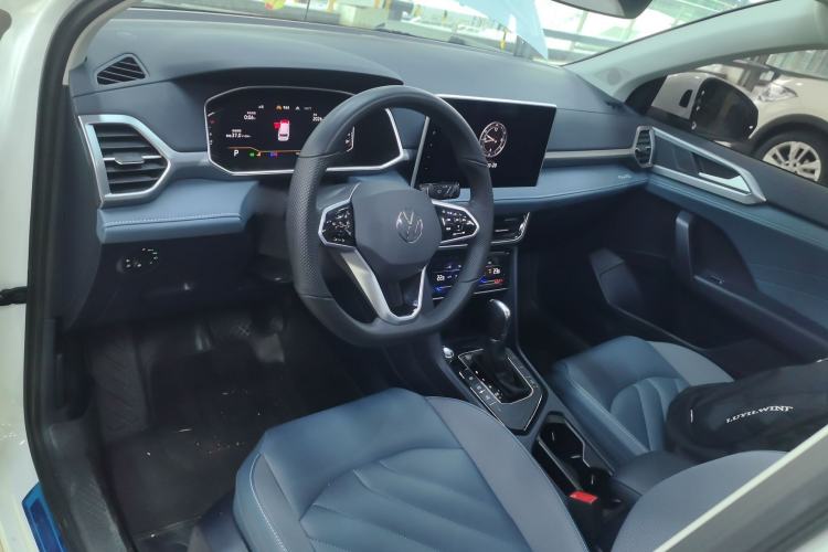 Used Volkswagen Tharu 2023 300TSI Two-Wheel-Drive Full Moon Edition Center Console