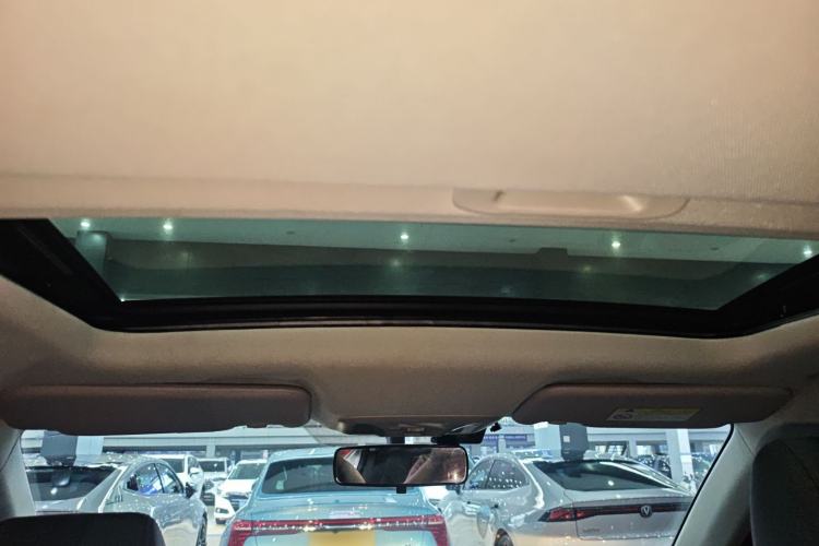 Used Dongfeng Aeolus Yixuan 2021 230T Automatic Chasing Shadow Edition Headliner