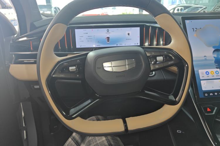 Used Geely Auto FX11 2023 1.5TD DCT Luxury Version
