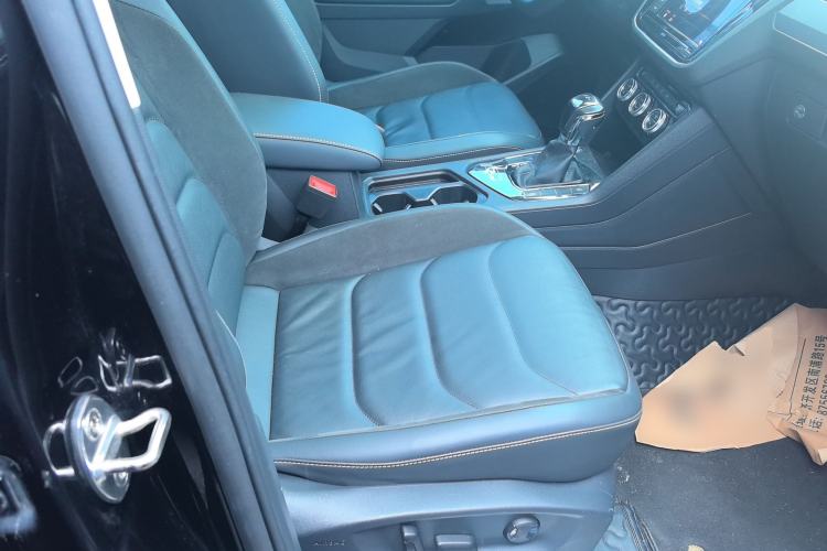 Used Volkswagen Tiguan L 2019 330TSI Automatic Two-Wheel Drive Panoramic Comfort Edition China VI Standard Right Front Seat