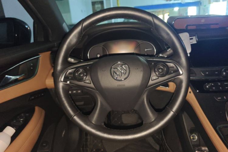 Used Buick LaCrosse 2018 28T Luxury Model Steering Wheel