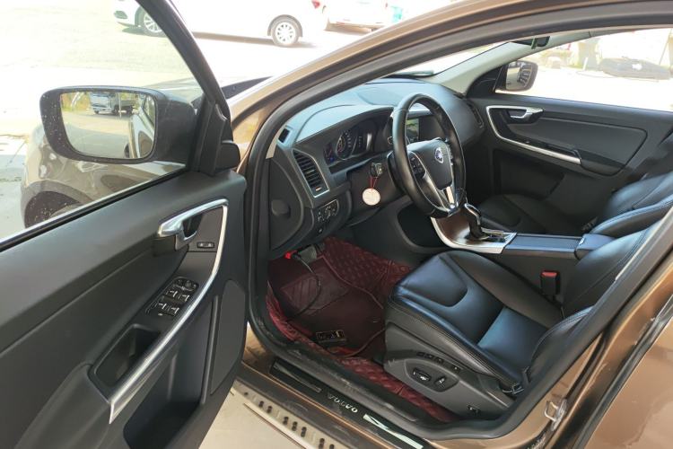 Used Volvo XC60 2016 T5 Smart Upgrade Model