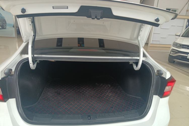 Used Roewe i5 2019 1.5L Automatic 4G Connected Linghao Flagship Edition