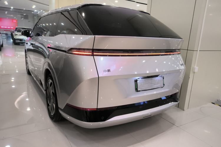 Used XPeng X9 2024 702 Ultra-Long Range Max
